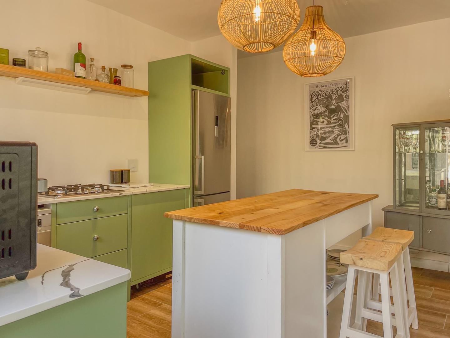 Photo of 2 Bedroom Apartment / flat to rent in Hout Bay Central