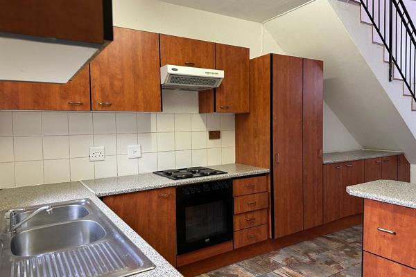 An ideally located neat 3 bedroom 2 bathroom townhouse in Pineslopes  Lonehill. Centrally situated, this complex is less than 2 ...