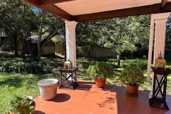 One bed house to let in Bryanston /Home sweet home/ R2 500per week. 

Please read description. 

Furnished private room available ...