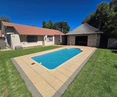 House for sale in Naudeville