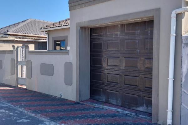 This charming well maintained 2-bedroom house, fully tiled, built in cupboards .
Modern Kitchen
Spacious ...
