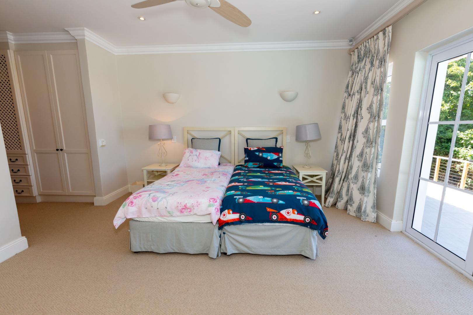 Photo of 5 Bedroom House to rent in Schoongezicht Estate