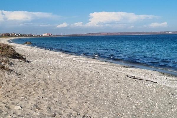 565 sqm erf in newly built up area adjacent to brand new houses. Langebaan and Saldanha ...