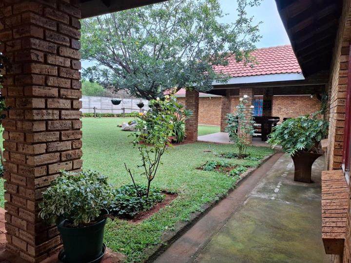 Farm for sale in Rustenburg Rural - P24-115856700