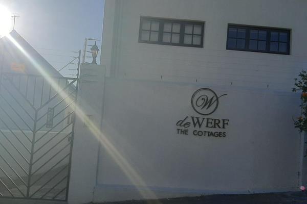 Neat and secure 1 Bedroom Loft Apartment in The Cottages De Wijnlanden.
16km from ...