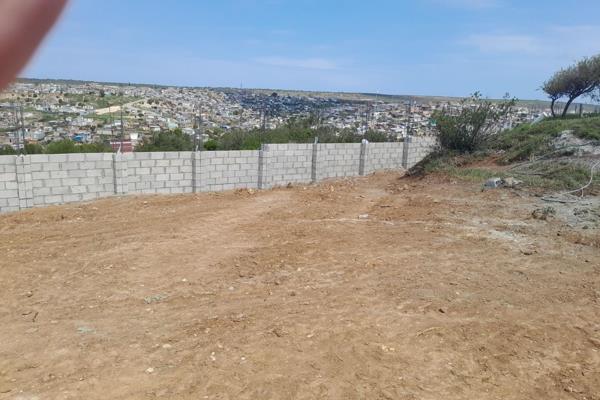 This excellently located 3000 m&#178; erf in N2 Industria offers easy access to the N2 ...
