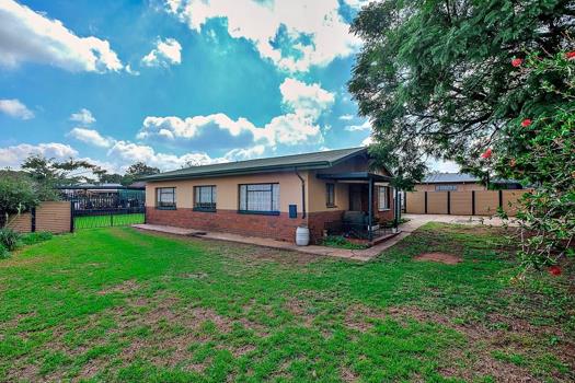 3 Bedroom House for sale in Witpoortjie