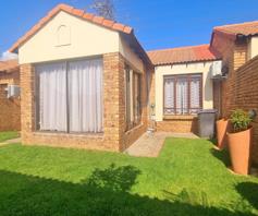 Townhouse for sale in Crescent Wood Country Estate