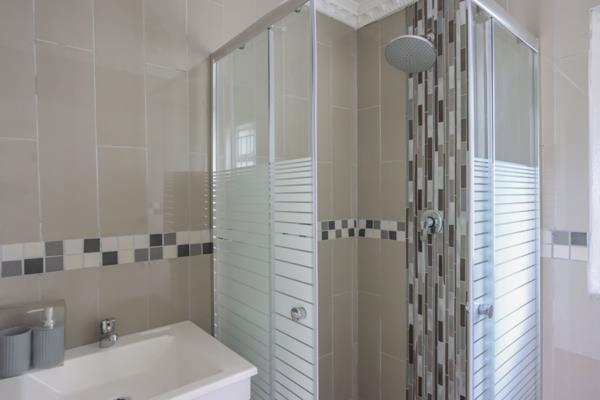 Newly Renovated 2-Bedroom Home in Lenham, Phoenix – Just Move In!

Sole Exclusive 

Welcome to this charming and newly renovated ...