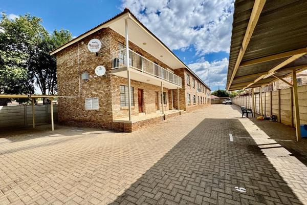 This apartment is an ideal choice for students looking for a comfortable and convenient living space. Each tenant has their own private ...