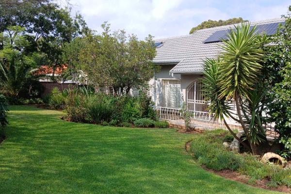 This lovely 4 bedroom family home offers a perfect blend of space and comfort. 

The ...