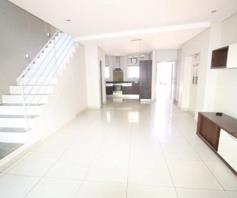 Townhouse for sale in Melrose North