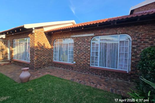 2 Bedroom Townhouse for sale in Meiringspark Ext 4