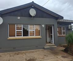 House for sale in Manor Heights
