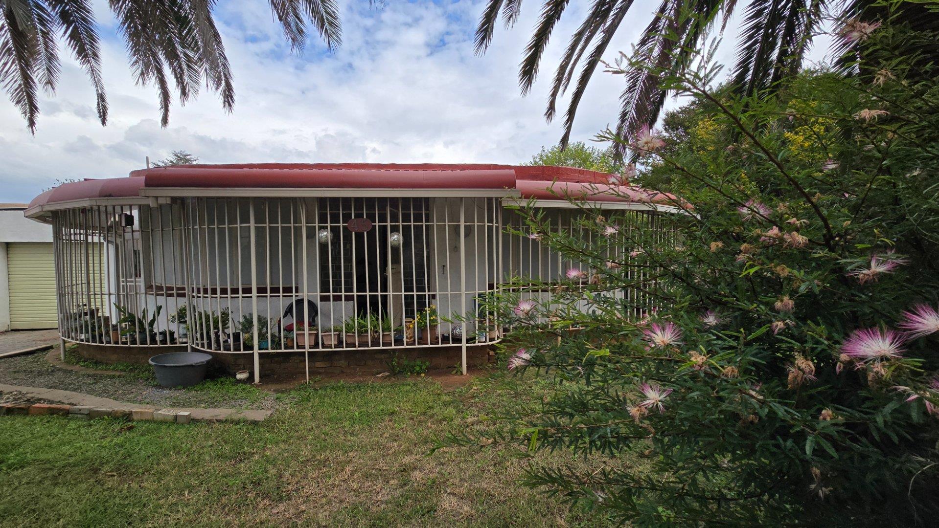 3 Bedroom House for sale in Rothdene - P24-115891142