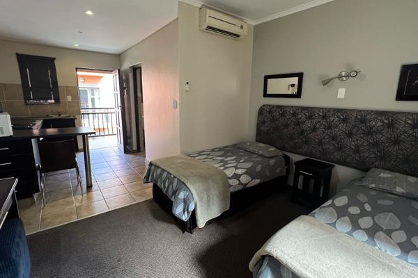 It&#39;s perfectly located in the heart of Bloemfontein. This cozy and modern space is ideal for students, young professionals, or ...