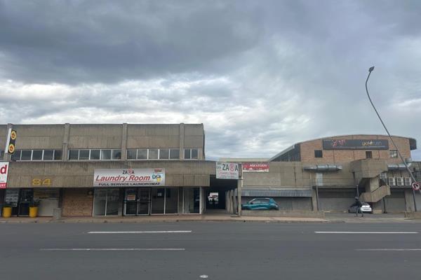 Location ! Location! - SHOP FRONT on the main street of  Ladysmith , close to fast food places . 
Parking available .
Night security ...