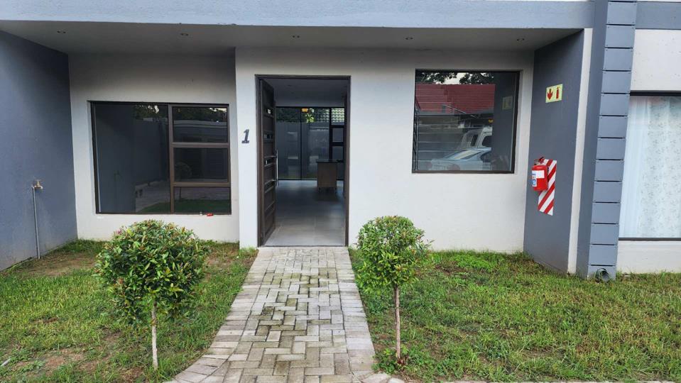 3 Bedroom Apartment / flat for sale in Rustenburg Central - P24-115896365