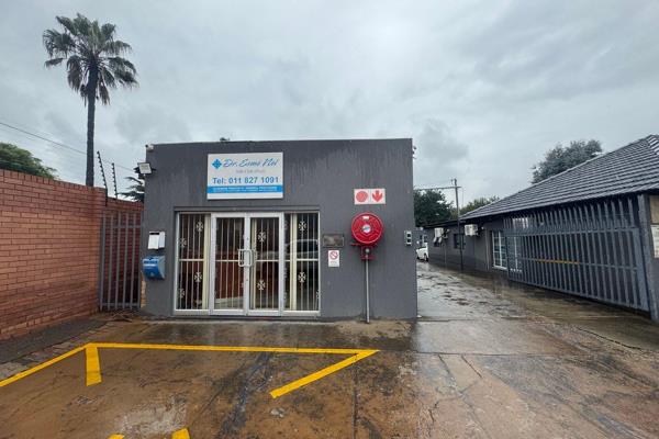 Looking for the perfect space to grow your business? This versatile 110sqm commercial unit offers excellent visibility and high ...