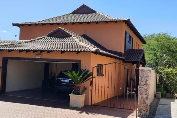 Luxury Living in Greenstone Hill Thornvalley Estate
A Double-story family home is in one of the most prestigious and sought-after ...