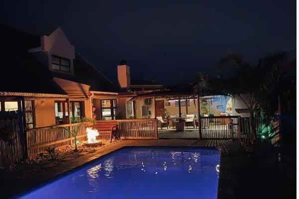 Fully furnished!!
This mansion offers you style, congeniality, simplicity, convenience and sheer tranquility...
5 Luxurious ...
