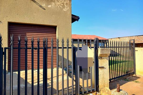 Great Investment Opportunity – 4-Room House with 4 Outside Rooms in Central ...