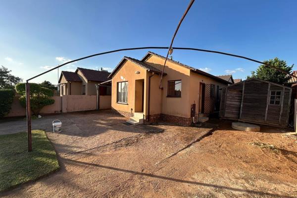 As Neptunate Properties, it brings us a great deal of pleasure to present this lovely home for rent in Soshanguve-VV. This particular ...