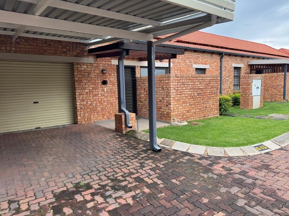 3 Bedroom Apartment / flat for sale in Equestria - P24-115914308