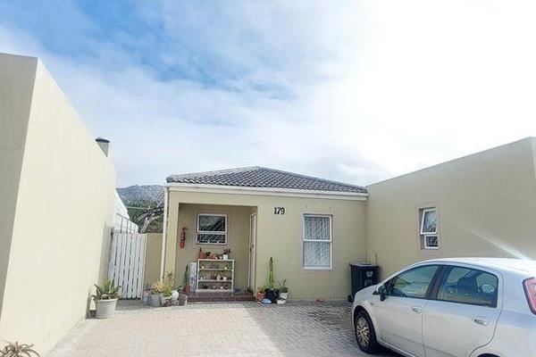 Welcome to this lovely, homely residence located in the secure and family-friendly Soralia Village. This well-maintained home offers an ...