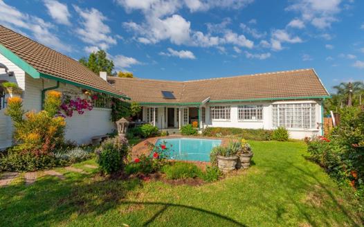 4 Bedroom House for sale in Dowerglen