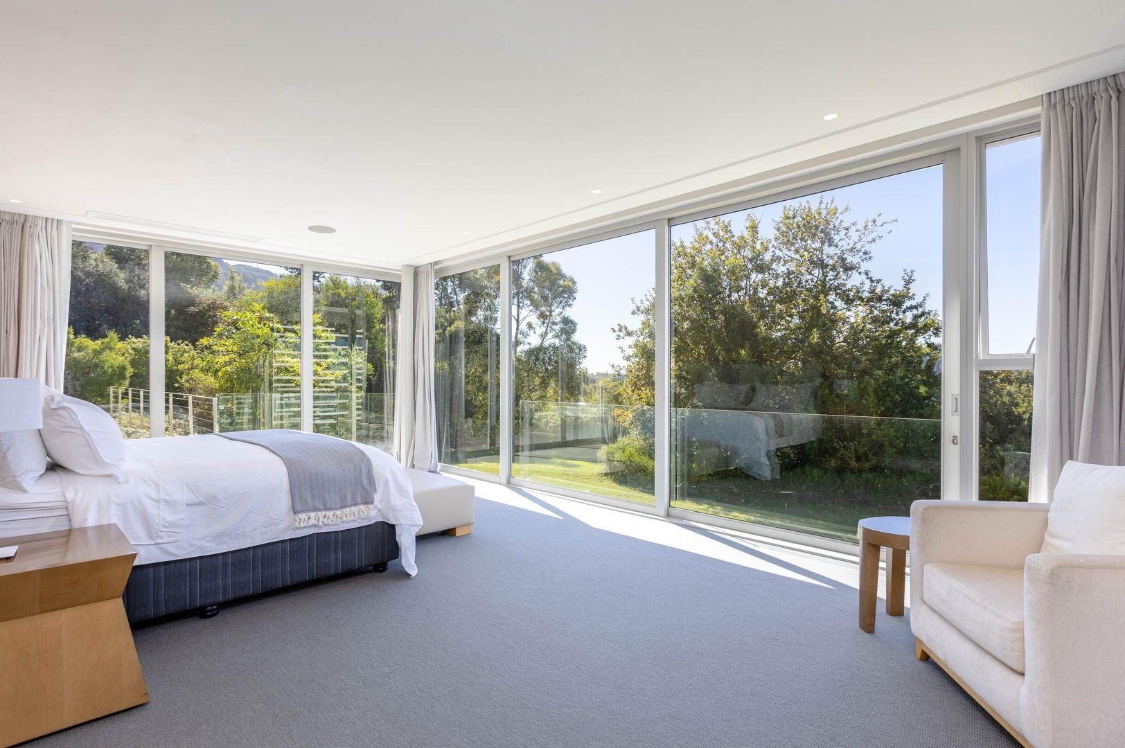 Photo of 5 Bedroom House to rent in Constantia