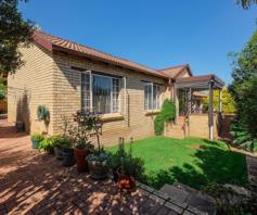 Townhouse for sale in Honeydew Manor