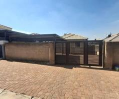 House for sale in Clayville