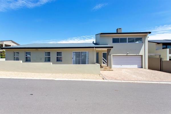 Spacious 4-Bedroom Home in Langebaan`s Sunset Estate, Near Calypso Beach 

This modern and spacious double-story home is located in a secure complex within the sought-after Sunset Estate, just a short walk from the beach. The ...