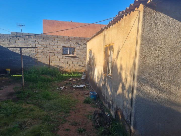 2 Bedroom House for sale in Ratanda - P24-115924812