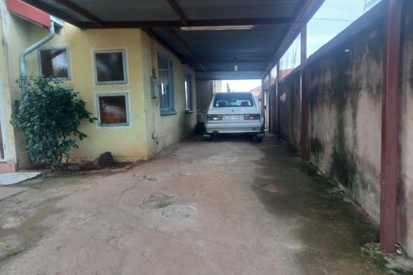 2 Bedroom House For lease in Nellmapuis, Pretoria East. The property is located in safe  and quiet neighborhood. The property requires ...