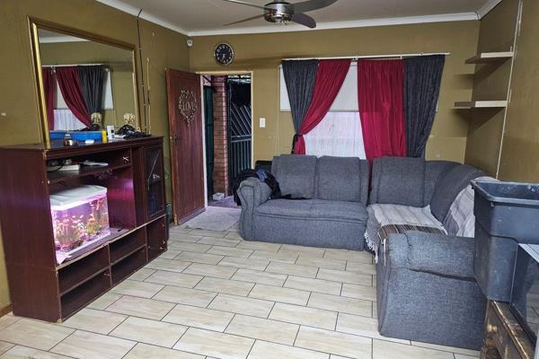 !!!Sole mandate!!!
Two Bedroom, one bathroom, living room, kitchen open plan with a space to extend property it is situated in a ...