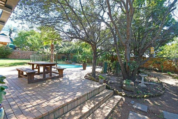 A delightful relaxed family retreat from the hustle &amp; bustle ... enter the ...
