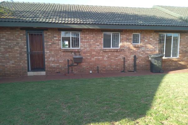 3 Bedrooms

 Bathroom

 2 Living areas

 Kitchen with kitchen units and stove ...