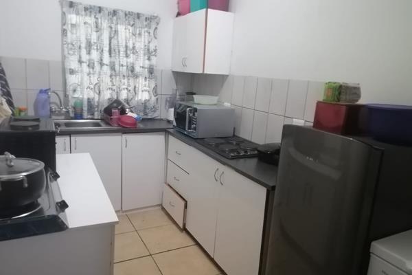 This charming one-bedroom flat offers a perfect blend of comfort and functionality. Featuring a spacious living area, a well-appointed ...