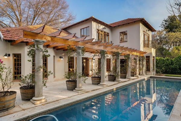 This exceptional double-storey family residence offers expansive living on a generous 2,032 m2 stand, thoughtfully designed for both ...