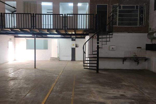 Looking for warehouse space for distribution purposes??  Look no further as we have the perfect place:
450sqm Warehouse space with ...