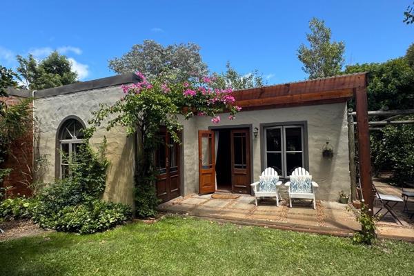 Two fully furnished garden cottages in the heart of Noordhoek available to rent immediately for 6 months.

Both set in a lovely lush ...