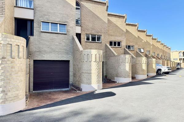 Engel &amp; V&#246;lkers presents this charming triplex, ideally situated on the coastal Lagoon Drive in uMhlanga. Located within a ...