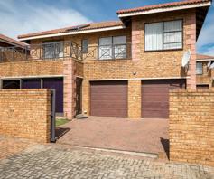 Townhouse for sale in Honeydew Manor