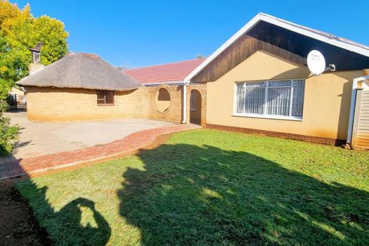 4 Bedroom House for sale in Generaal De Wet