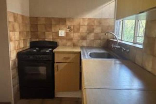 This well-maintained 1-bedroom cottage offers a cozy lounge area and a private garden,
 ideal for a single professional or a young ...