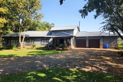 Farm for sale in Kameeldrift East