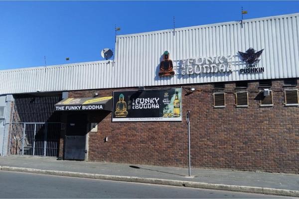 Right now, this well-liked Paarl business facility is up for sale.   This commercial property can accommodate at least 500 people and ...