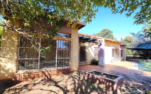 3 Bedroom House for sale in Birchleigh